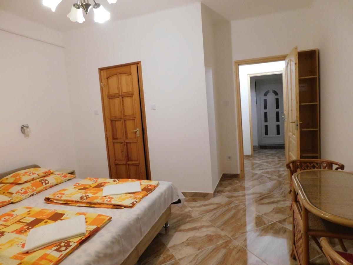 Szamoca Vendeghaz Hotel Мисколк Екстериор снимка