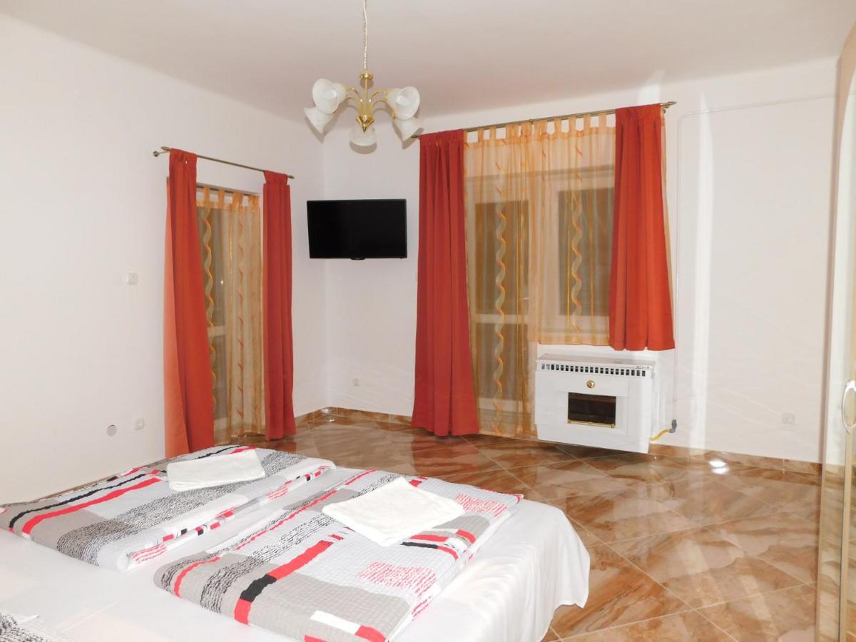 Szamoca Vendeghaz Hotel Мисколк Екстериор снимка