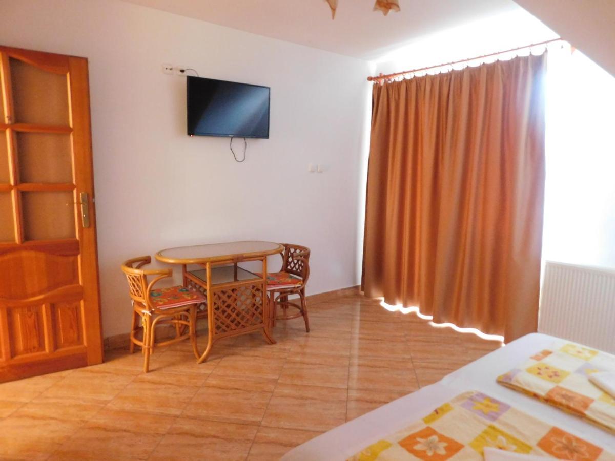 Szamoca Vendeghaz Hotel Мисколк Екстериор снимка