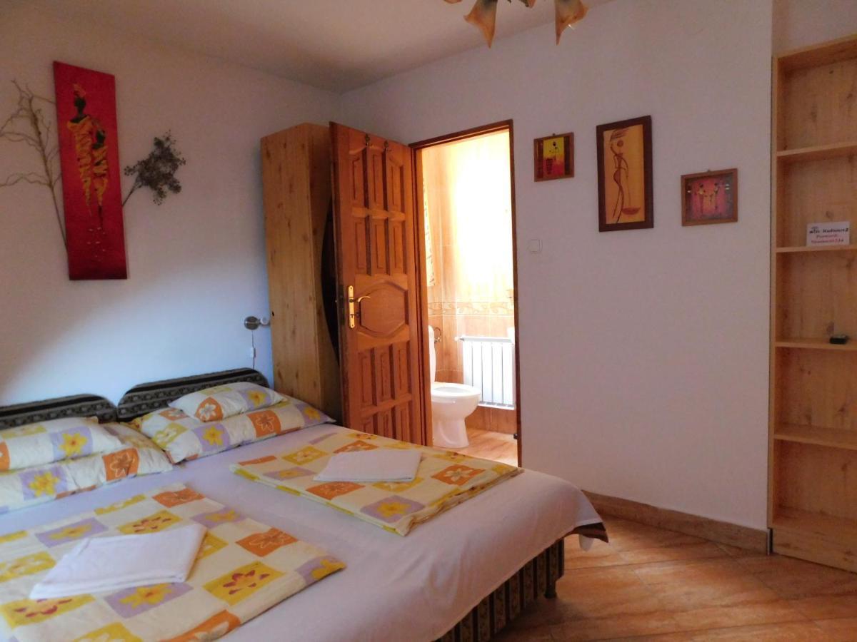 Szamoca Vendeghaz Hotel Мисколк Екстериор снимка
