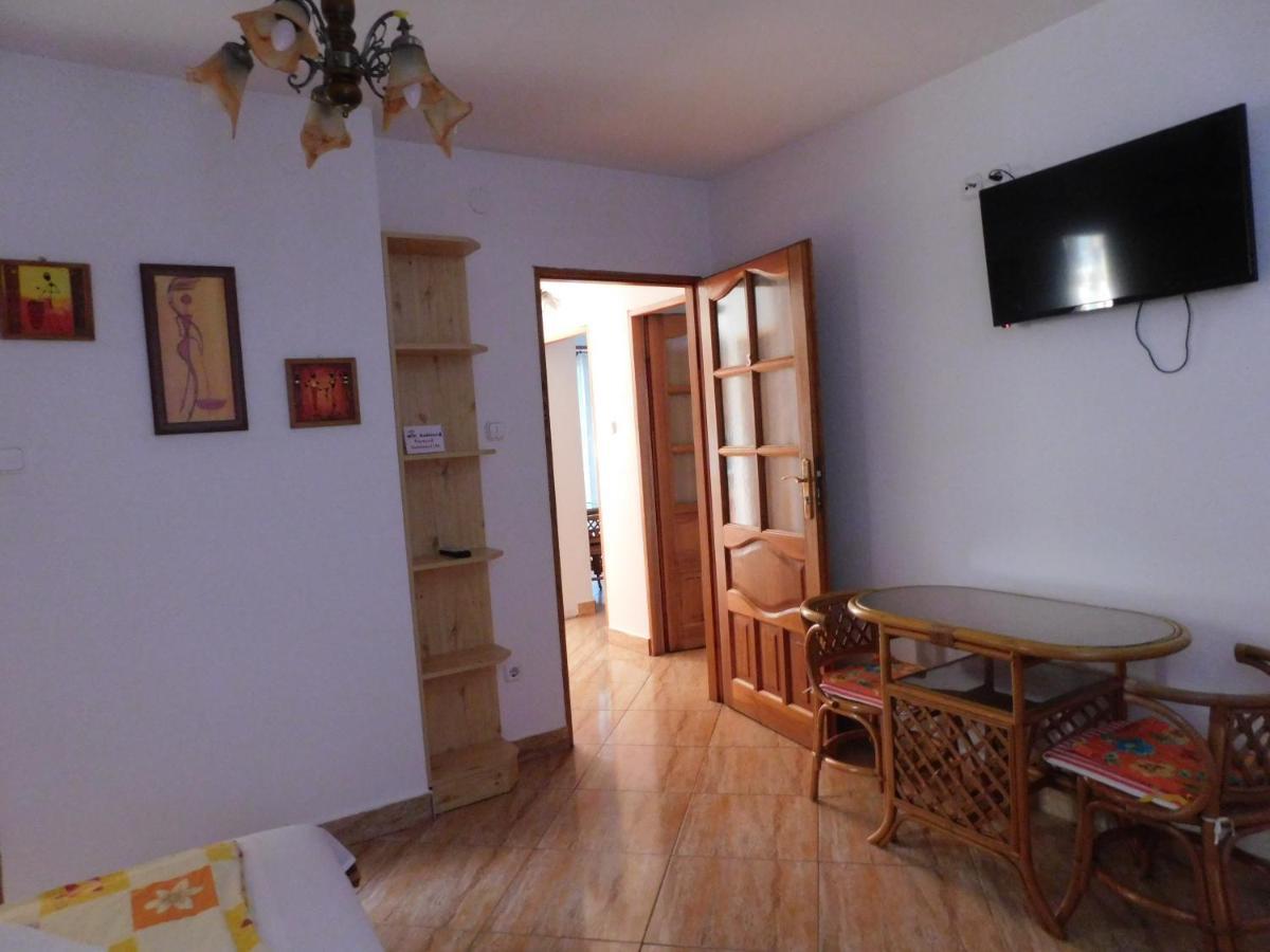 Szamoca Vendeghaz Hotel Мисколк Екстериор снимка