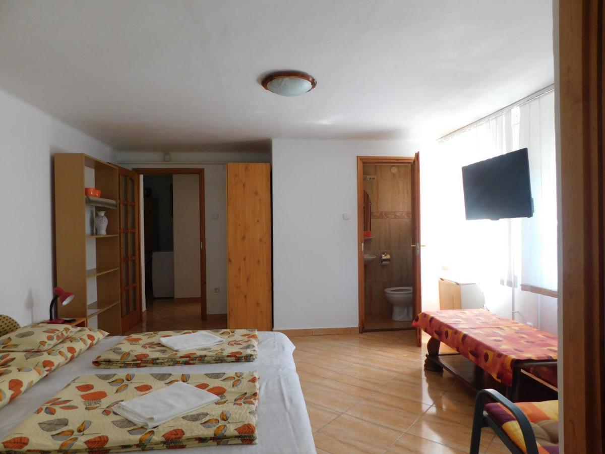 Szamoca Vendeghaz Hotel Мисколк Екстериор снимка