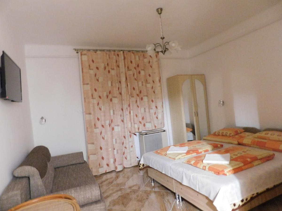 Szamoca Vendeghaz Hotel Мисколк Екстериор снимка
