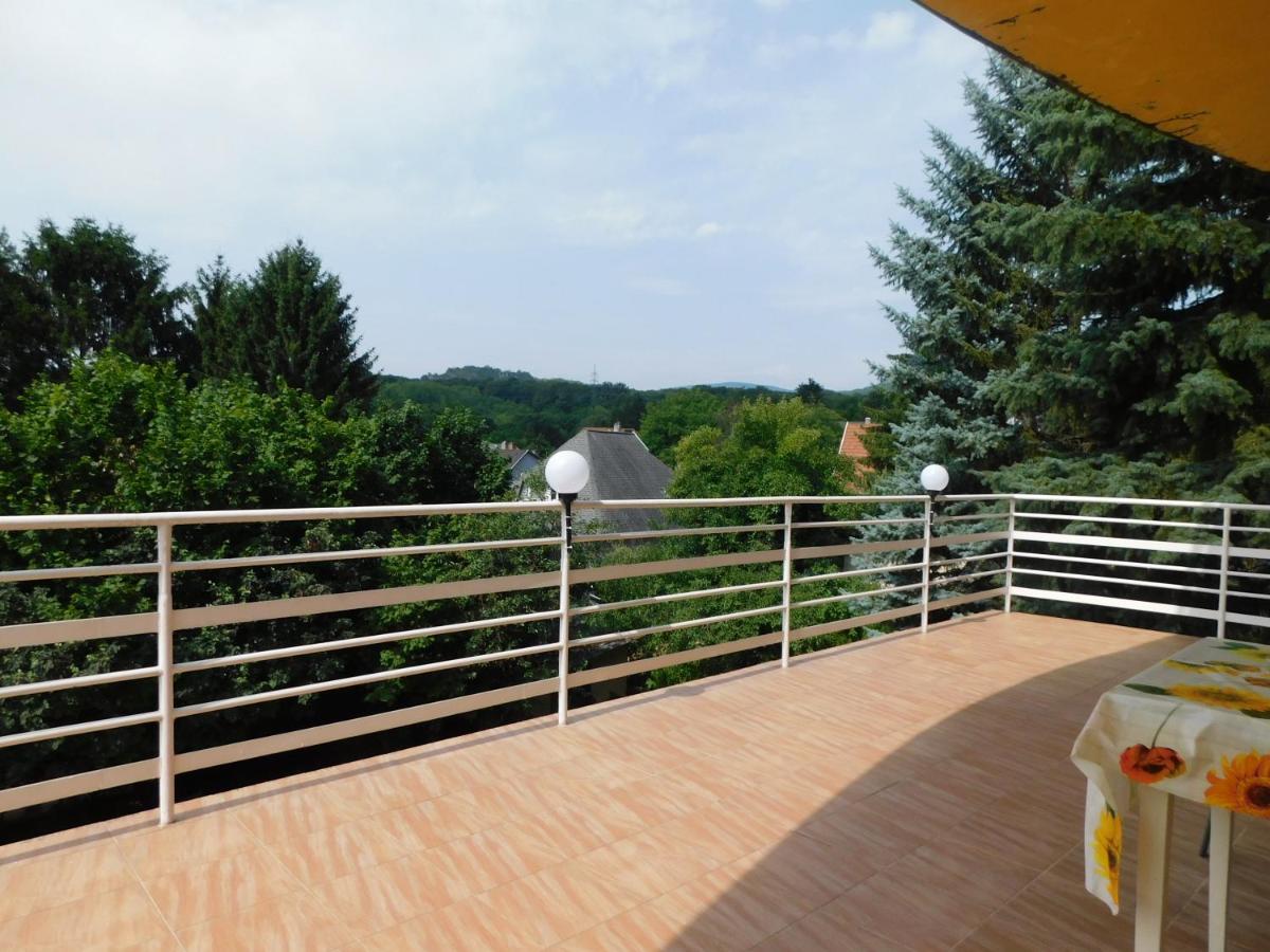 Szamoca Vendeghaz Hotel Мисколк Екстериор снимка